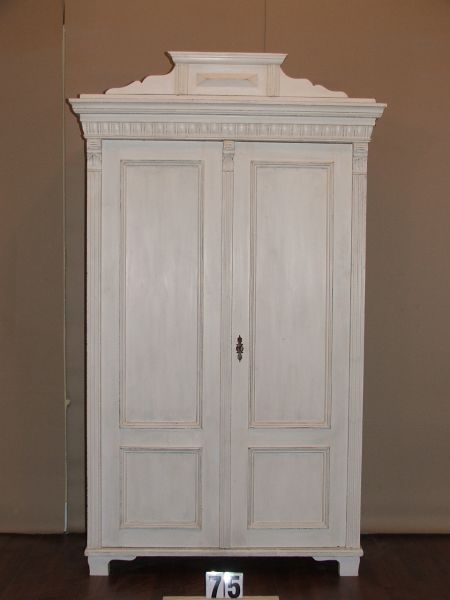 Méretek:114,5x193x50,5 Régi fenyő festett,antikolt szekrény,ruhásszekrény,méh viaszolt